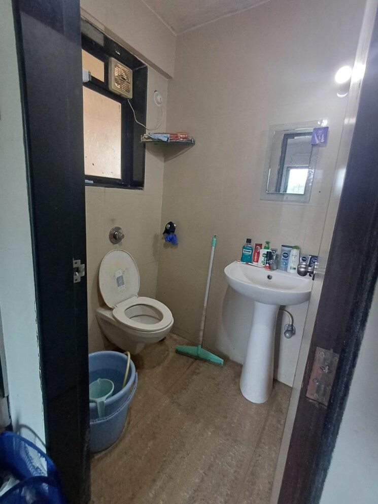 Bathroom, devashree-park 2 Bedroom 790 Sq.Ft. Apartment In Sandoz Baug Thane 7804865