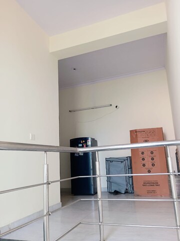 1 BHK Independent House For Rent in Sector 82