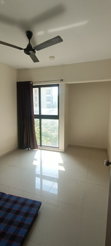 Room in 2 BHK Apartment at Lodha Casa Maxima, Mira Road East – for Sale