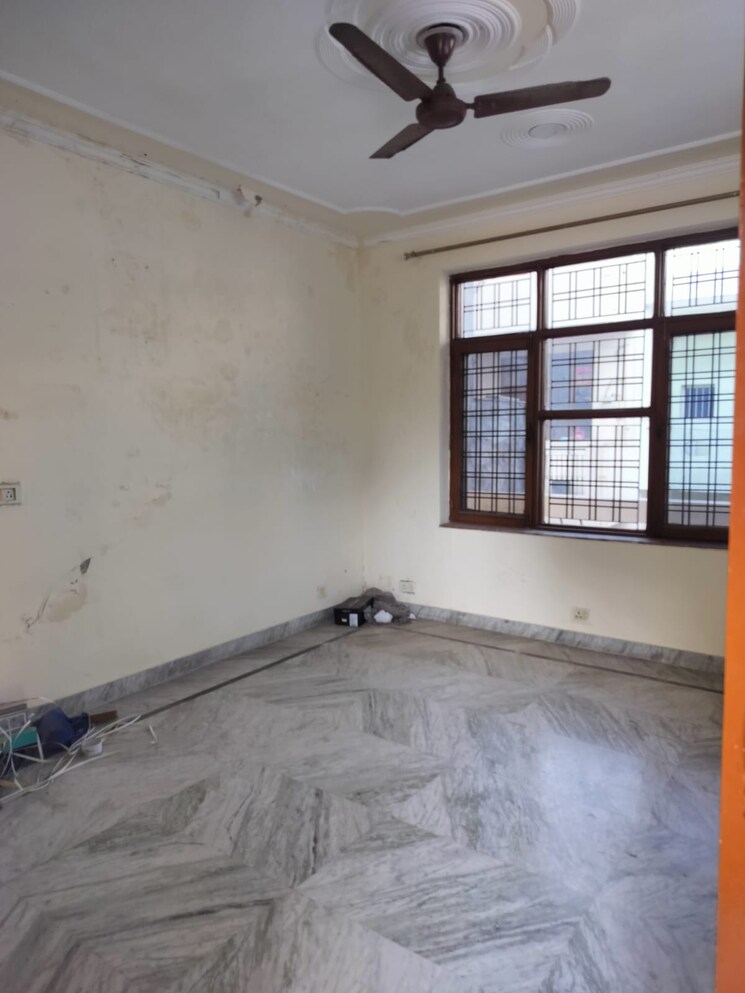 Room, sector 23 1 Bedroom 100 Sq.Yd. Builder Floor In Sector 23 Gurgaon 7805039