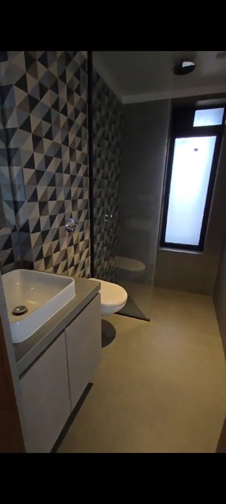 Bathroom, gulmohar-chs-ltd 4 Bedroom 2650 Sq.Ft. Apartment In Andheri West Mumbai 7805192
