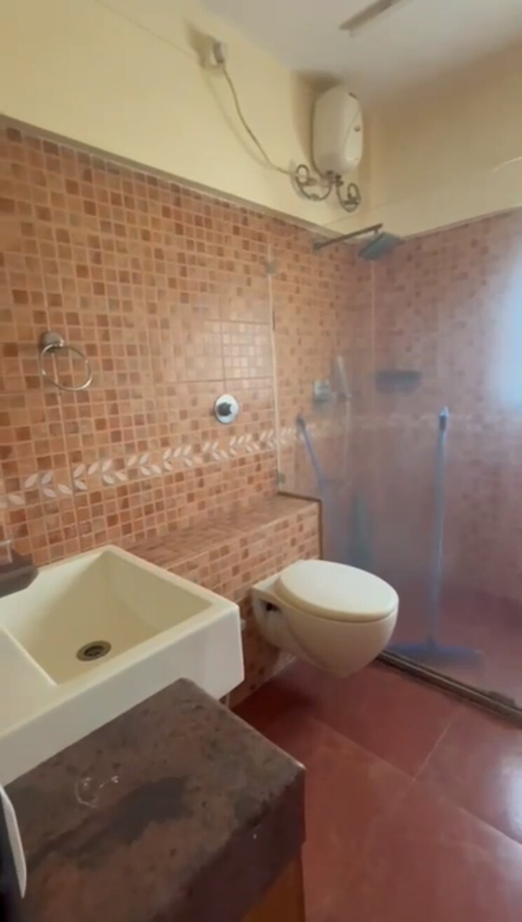 Bathroom, excellent-apartments 3 Bedroom 1200 Sq.Ft. Apartment In Bandra West Mumbai 7805333