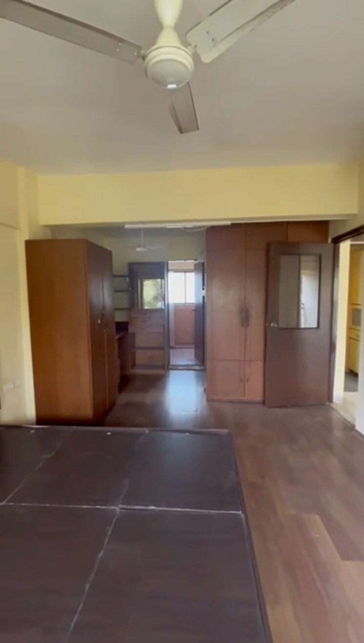 Living Room, excellent-apartments 3 Bedroom 1200 Sq.Ft. Apartment In Bandra West Mumbai 7805333