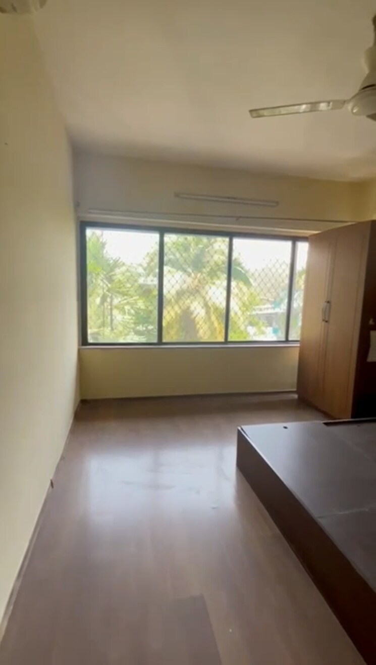 Room, excellent-apartments 3 Bedroom 1200 Sq.Ft. Apartment In Bandra West Mumbai 7805333