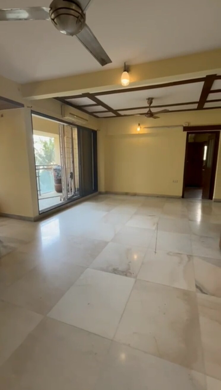 Room, excellent-apartments 3 Bedroom 1200 Sq.Ft. Apartment In Bandra West Mumbai 7805333