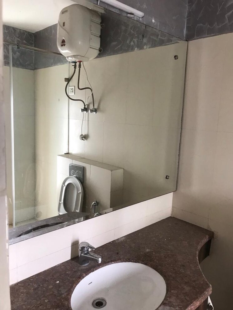 Bathroom, spaze-privy 3.5 Bedroom 2085 Sq.Ft. Apartment In Sector 72 Gurgaon 7805516