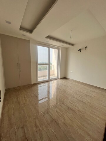 Room in 3 BHK Builder Floor at Puri Kohinoor, Sector 89 – for Sale