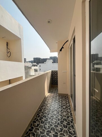 Building Lobby in 3 BHK Builder Floor at Puri Kohinoor, Sector 89 – for Sale