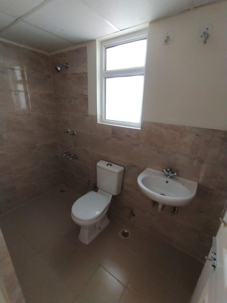 Bathroom, assotech-the-nest 2.5 Bedroom 1250 Sq.Ft. Apartment In Sain Vihar Ghaziabad 7805652