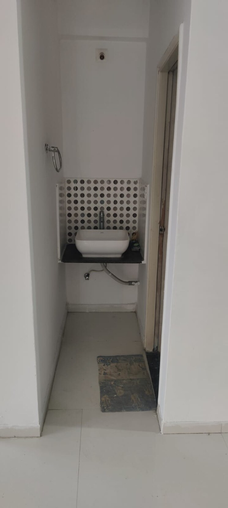 Bathroom, shree-vardhman-green-court 3 Bedroom 600 Sq.Ft. Apartment In Sector 90 Gurgaon 7805911