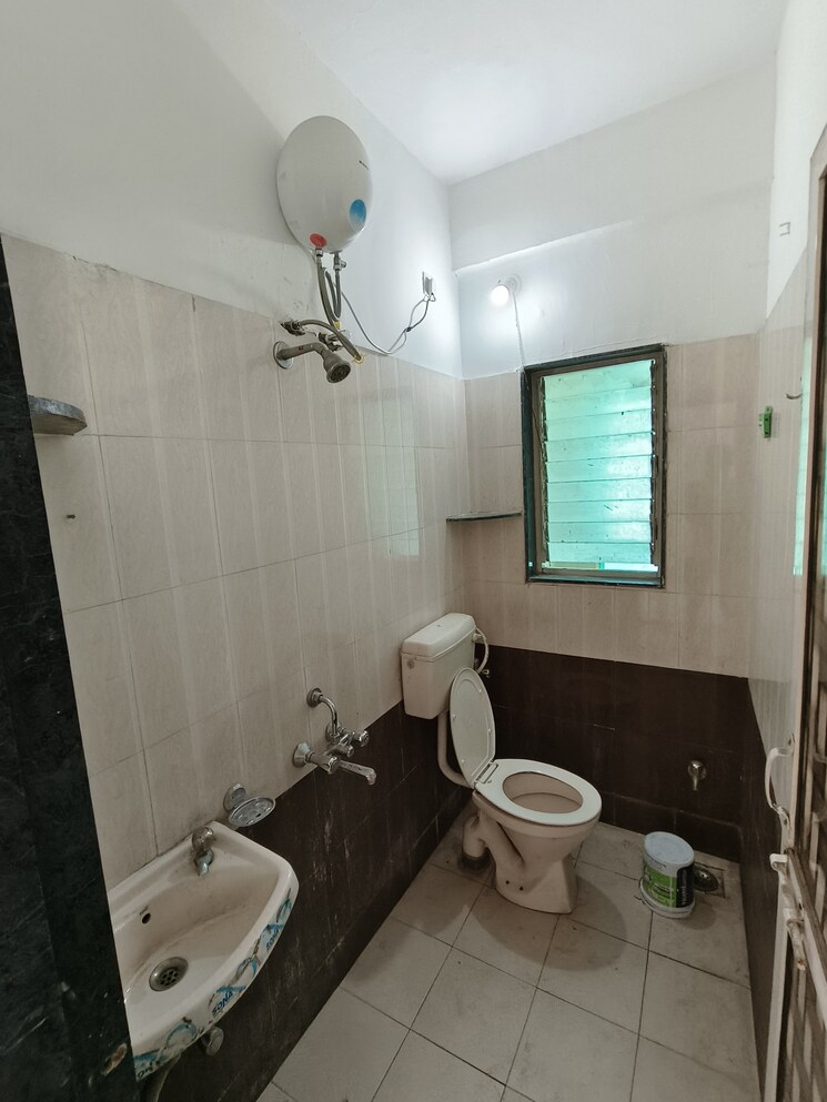 Bathroom, gurukrupa-memories 1 Bedroom 300 Sq.Ft. Penthouse In Kharadi Pune 7805728