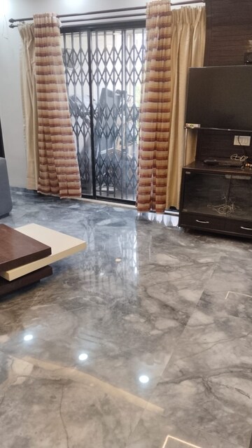 2 BHK Apartment For Rent in Paryavaran Complex Delhi  7805702