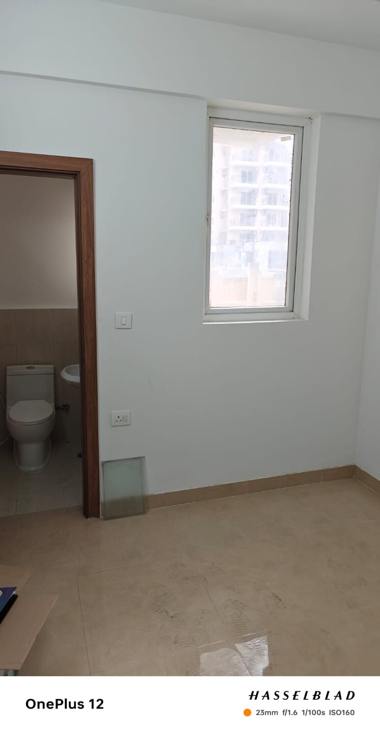 Room, south delhi 2 Bedroom 90 Sq.Yd. Apartment In South Delhi Delhi 7805828