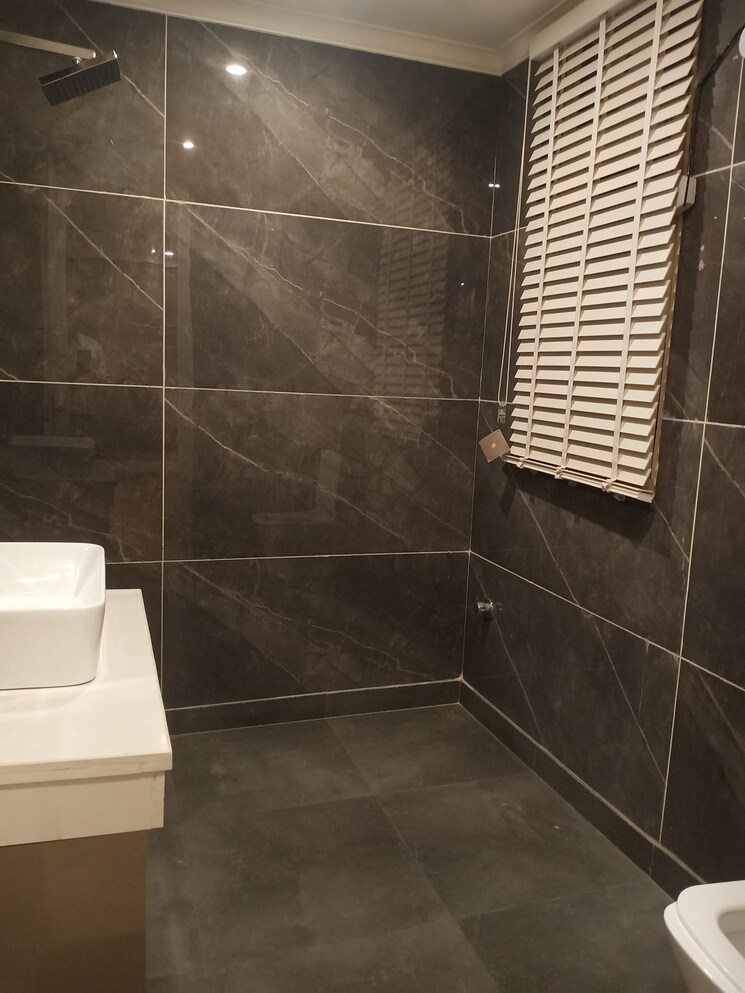 Bathroom, sector 85 4 Bedroom 500 Sq.Yd. Builder Floor In Sector 85 Faridabad 7805981