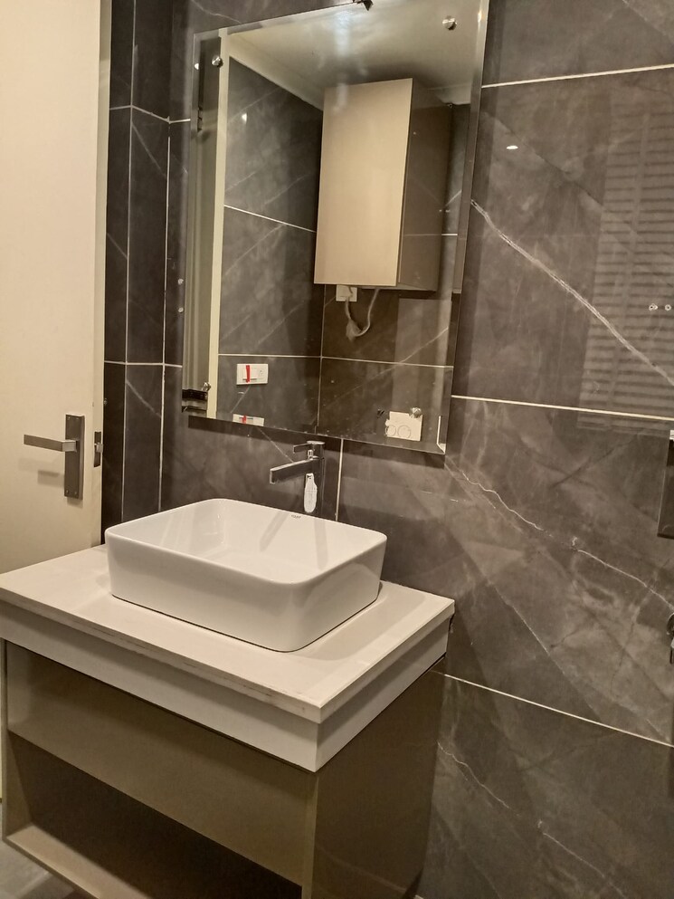 Bathroom, sector 85 4 Bedroom 500 Sq.Yd. Builder Floor In Sector 85 Faridabad 7805981