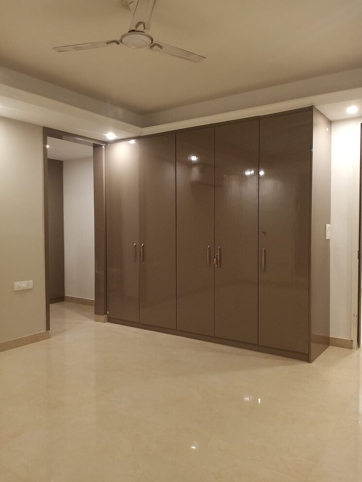 Room, sector 85 4 Bedroom 500 Sq.Yd. Builder Floor In Sector 85 Faridabad 7805981