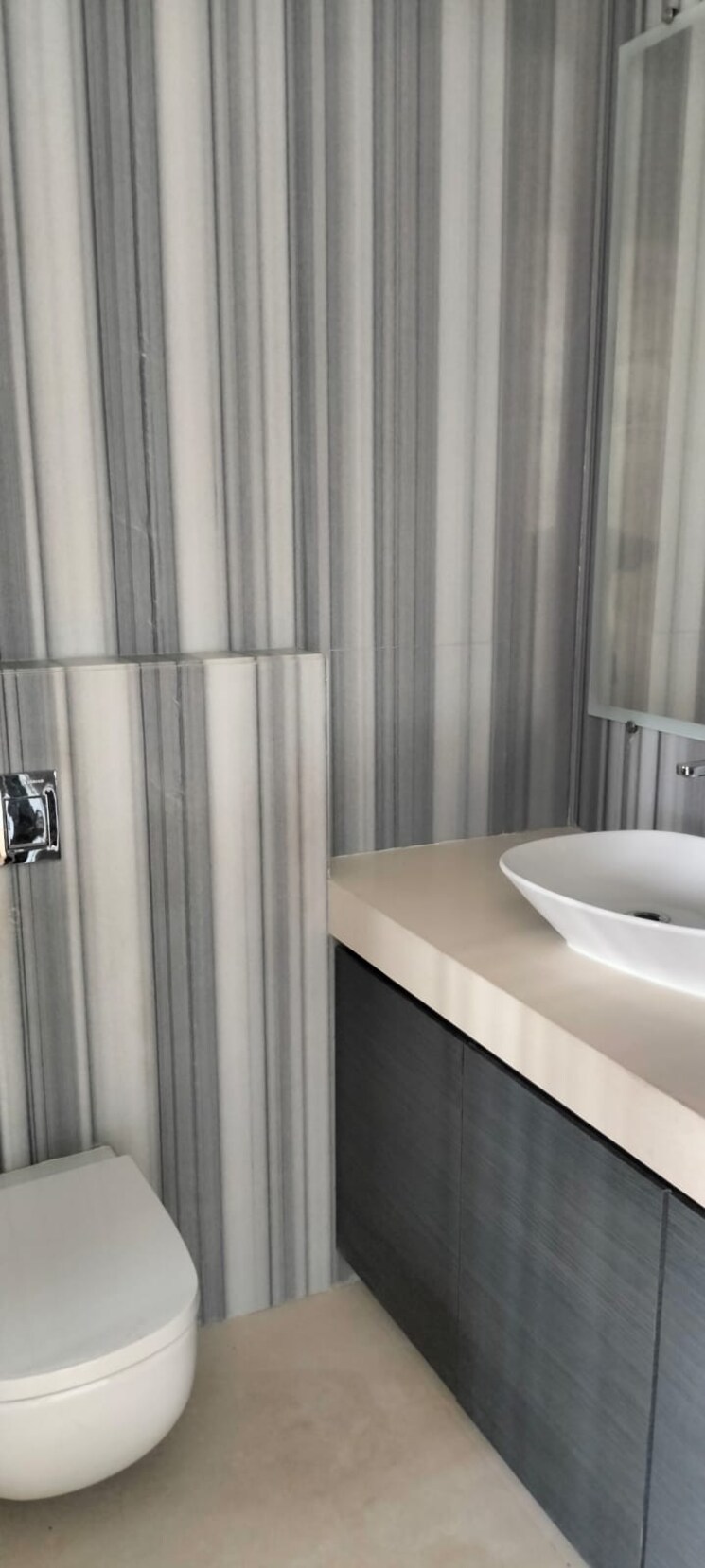 Bathroom, shapoorji-pallonji-alpine 3 Bedroom 1047 Sq.Ft. Apartment In Kandivali East Mumbai 7806002