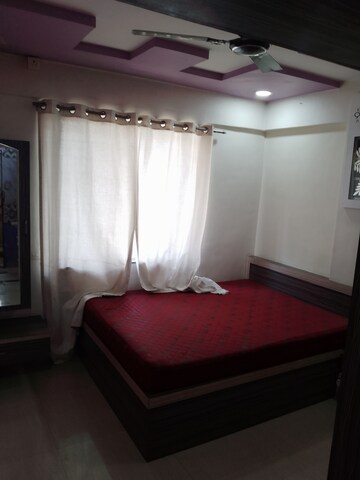 Bedroom in 2.5 BHK Apartment at Mhada Colony – for Rent