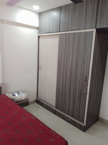 Room in 2.5 BHK Apartment at Mhada Colony – for Rent