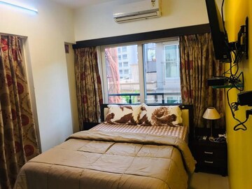 Bedroom in 2.5 BHK Apartment at Vakola – for Sale