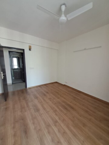 Room in 2.5 BHK Apartment at M3M Woodshire, Sector 107 – for Rent