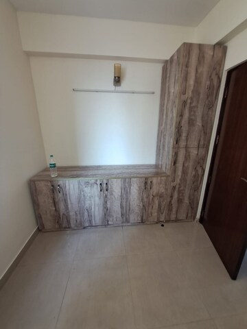 Room in 2.5 BHK Apartment at M3M Woodshire, Sector 107 – for Rent