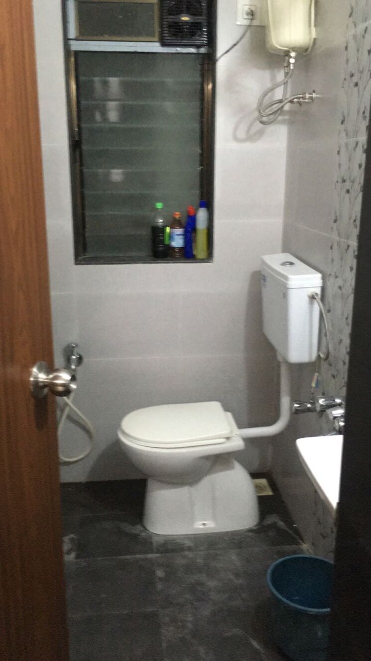 Bathroom, ratnadeep-chs-tilak-nagar 2 Bedroom 698 Sq.Ft. Apartment In Tilak Nagar Mumbai 7806446