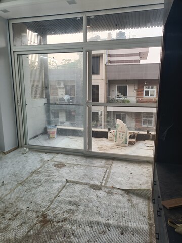 Parking in 4 BHK Builder Floor at Chitra Vihar – for Sale