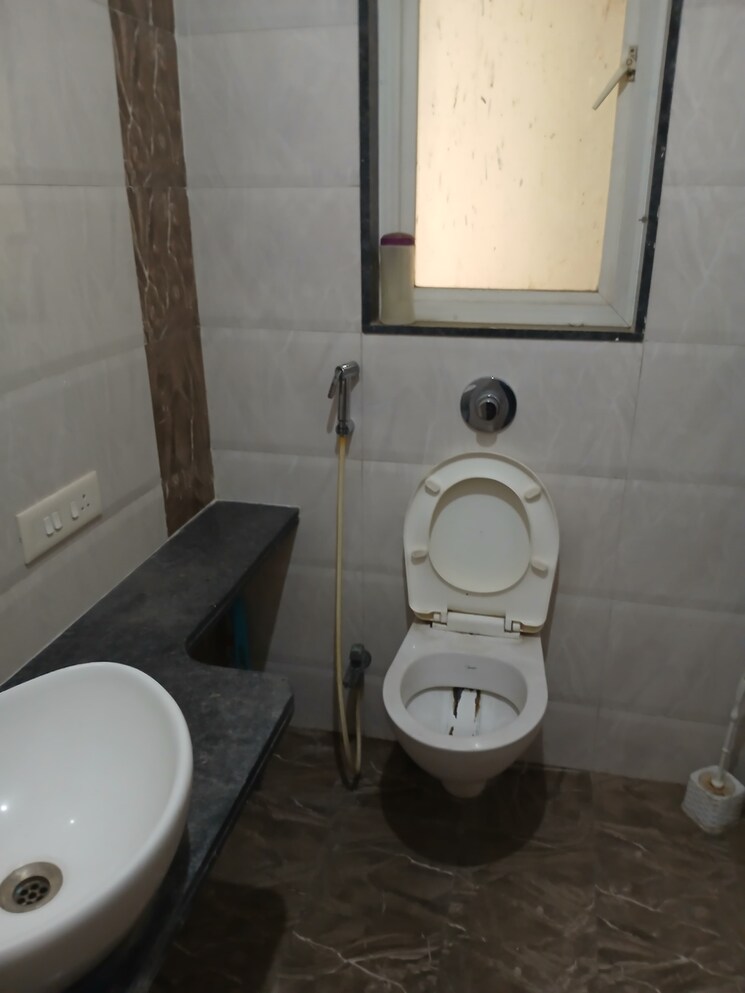 Bathroom, ravinanda-skylights 2 Bedroom 550 Sq.Ft. Apartment In Wagholi Pune 7806682