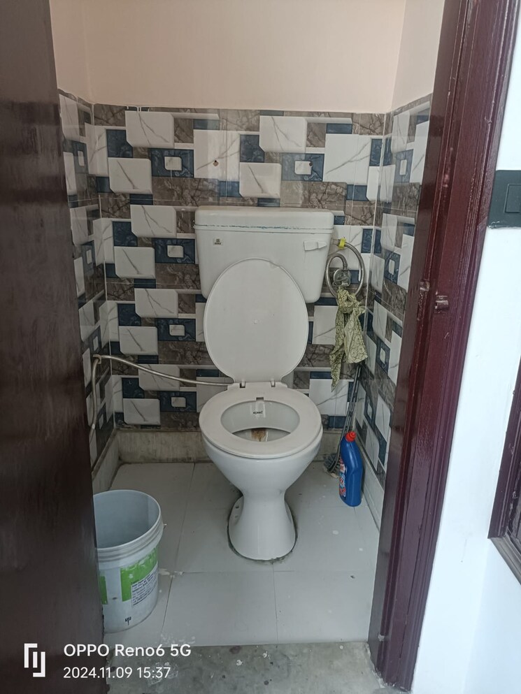Bathroom, shastri nagar 3 Bedroom 720 Sq.Ft. Builder Floor In Shastri Nagar Delhi 7806717
