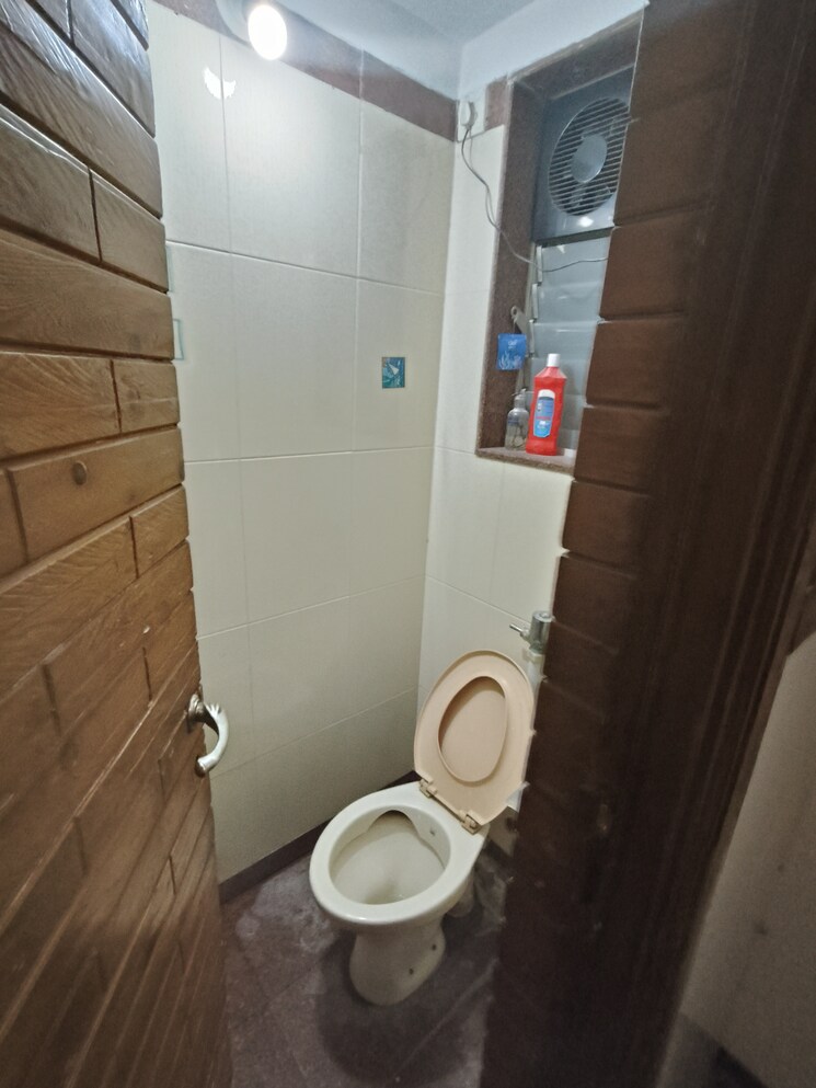 Attached Bathroom, siddhachal-phase-5-chs-ltd 2 Bedroom 1000 Sq.Ft. Apartment In Vasant Vihar Thane 7806763