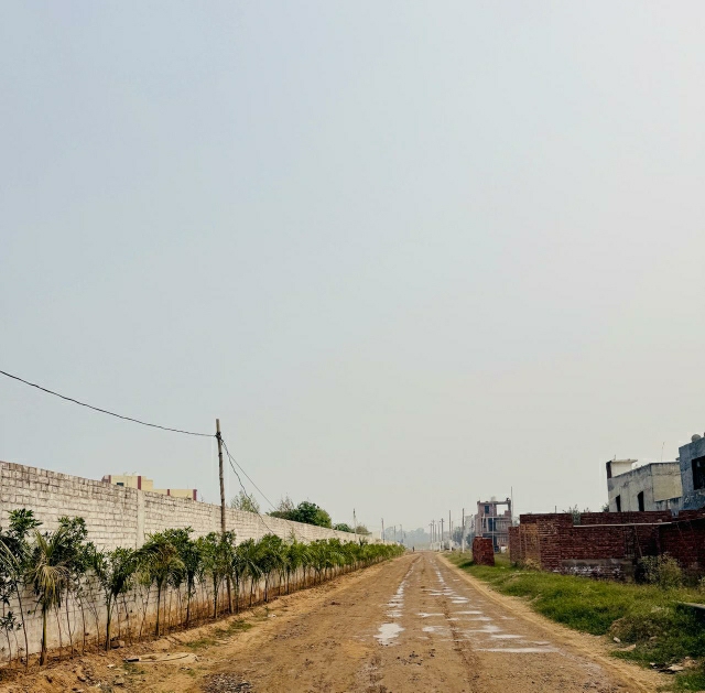 Plot For Sale in Greenwoods 