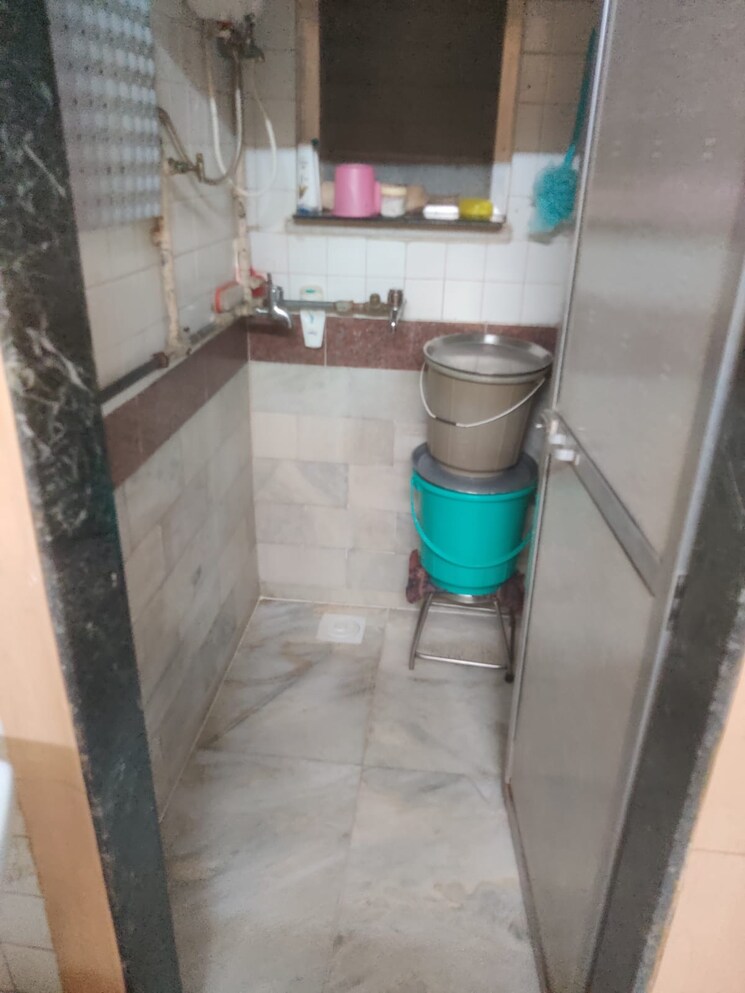 Bathroom, classic-park-chs 1 Bedroom 350 Sq.Ft. Apartment In Andheri East Mumbai 7806698