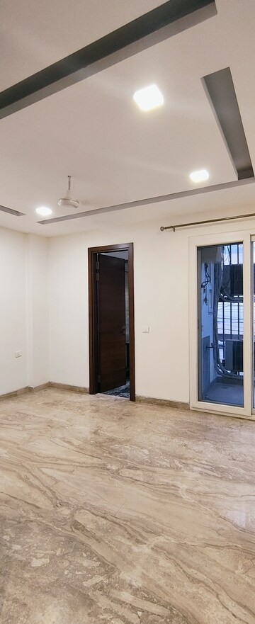 Room in 3 BHK Builder Floor at Saket – for Sale