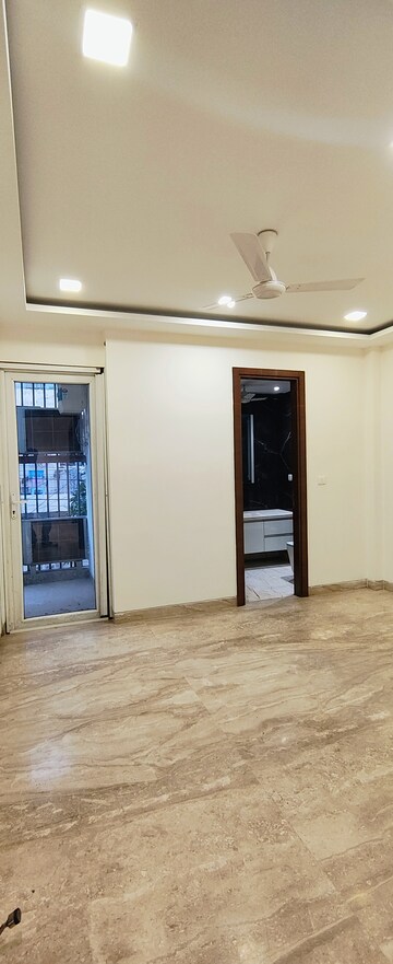 Room in 3 BHK Builder Floor at Saket – for Sale
