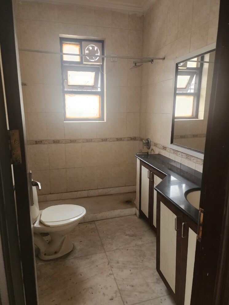 Kitchen, ansal-sushant-lok-i 3 Bedroom 300 Sq.Yd. Builder Floor In Sector 43 Gurgaon 7807015