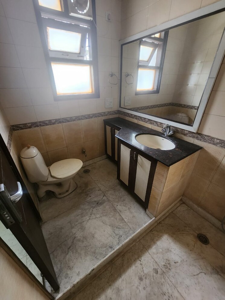 Kitchen, ansal-sushant-lok-i 3 Bedroom 300 Sq.Yd. Builder Floor In Sector 43 Gurgaon 7807015