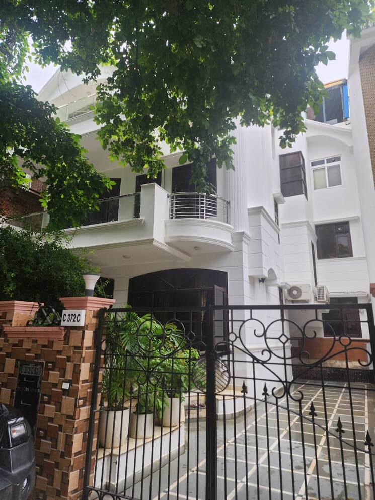 Exterior View, ansal-sushant-lok-i 3 Bedroom 300 Sq.Yd. Builder Floor In Sector 43 Gurgaon 7807015