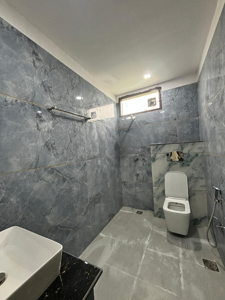 Bathroom, ansal-sushant-lok-i 6+ Bedroom 300 Sq.Yd. Independent House In Sector 43 Gurgaon 7807061