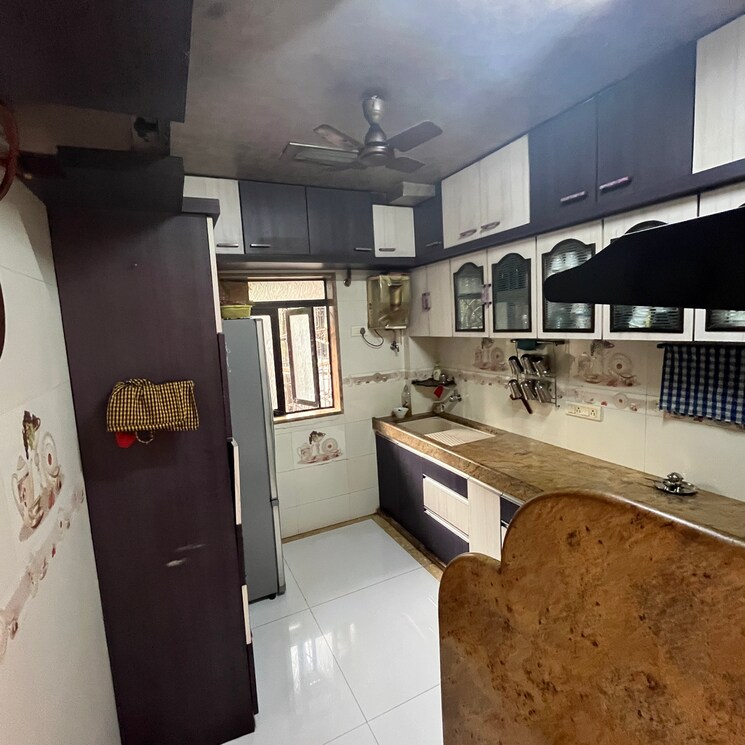 Team Area, broklyn-hill 3 Bedroom 1200 Sq.Ft. Apartment In Shashtri Nagar Mumbai 7807100