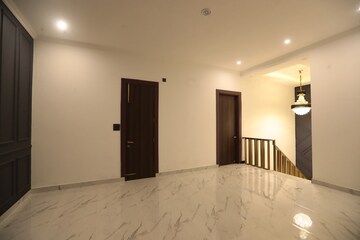 Room in 4 BHK Independent House at Sahastradhara Road – for Sale