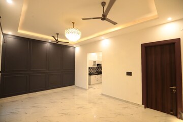 Room in 4 BHK Independent House at Sahastradhara Road – for Sale
