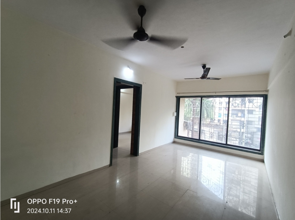 2 BHK 800 Sq.Ft. Apartment in Yashraj Park CHS