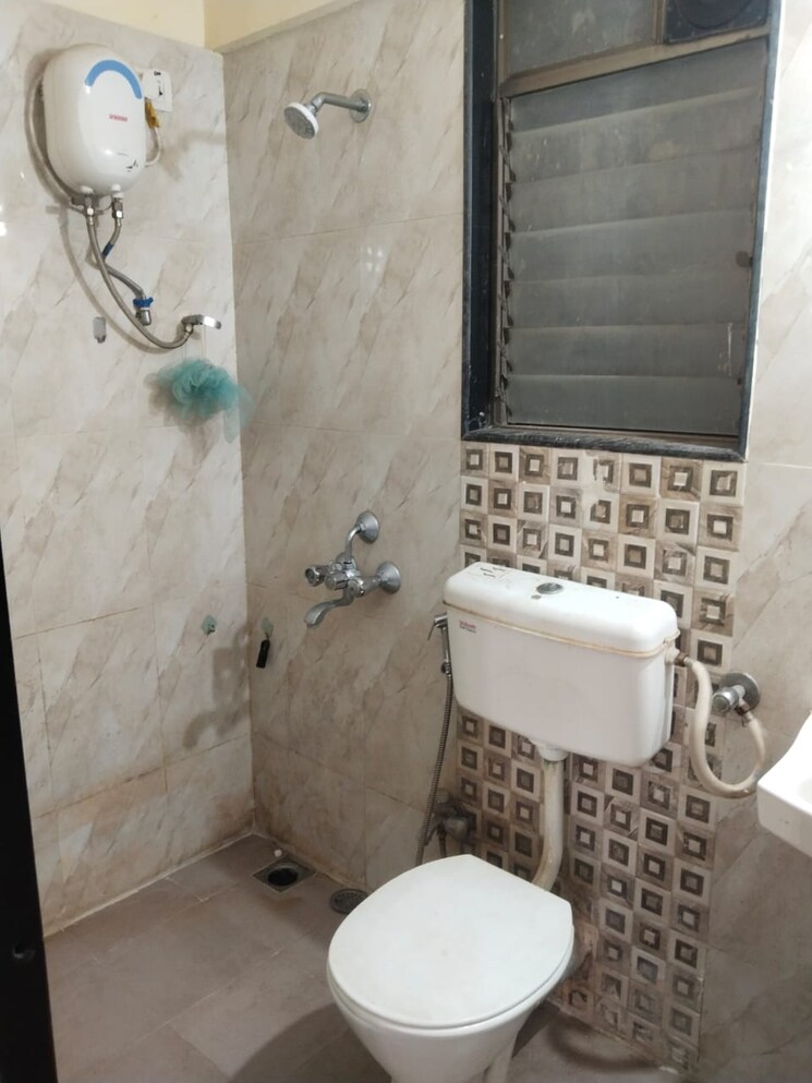 Bathroom, hubtown-greenwoods 1 Bedroom 355 Sq.Ft. Apartment In Vartak Nagar Thane 7807546