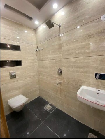 Master Bedroom in 2 BHK Builder Floor at Mehrauli – for Rent