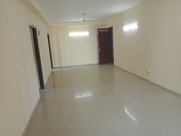 Room in 3 BHK Apartment at Logix Blossom County, Sector 137 – for Rent