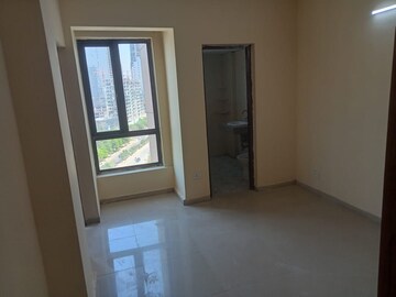 Room in 3 BHK Apartment at Logix Blossom County, Sector 137 – for Rent