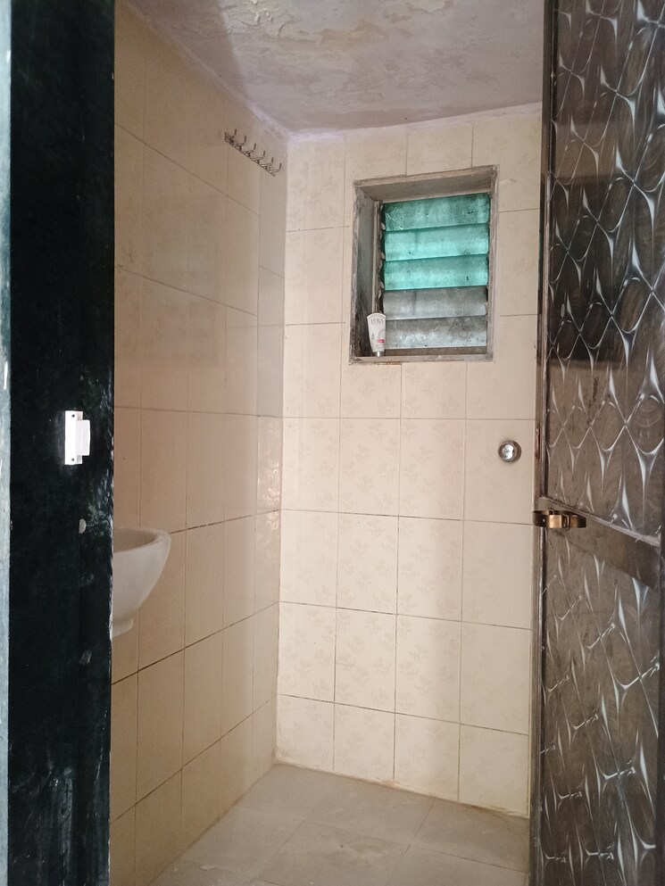 Bathroom, kopar khairane sector 19 1 Bedroom 570 Sq.Ft. Apartment In Kopar Khairane Sector 19 Navi Mumbai 7807558