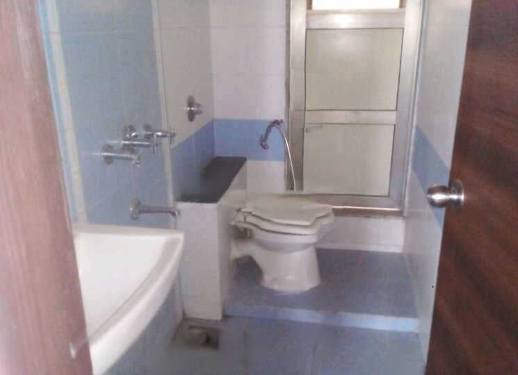 Bathroom, neelkanth-palms-phase-2 2 Bedroom 950 Sq.Ft. Apartment In Kapur Bawdi Thane 7807656