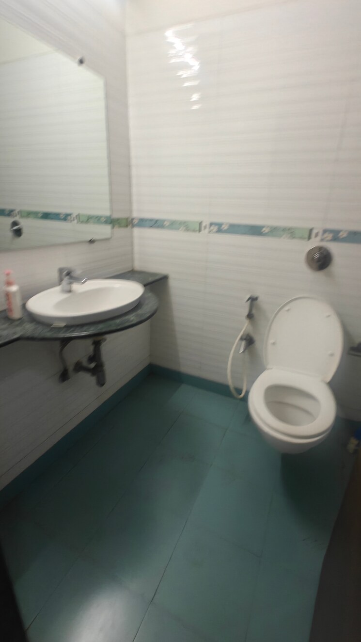 Bathroom, yarrow-yucca-vinca 3 Bedroom 1444 Sq.Ft. Apartment In Chandivali Mumbai 7807810